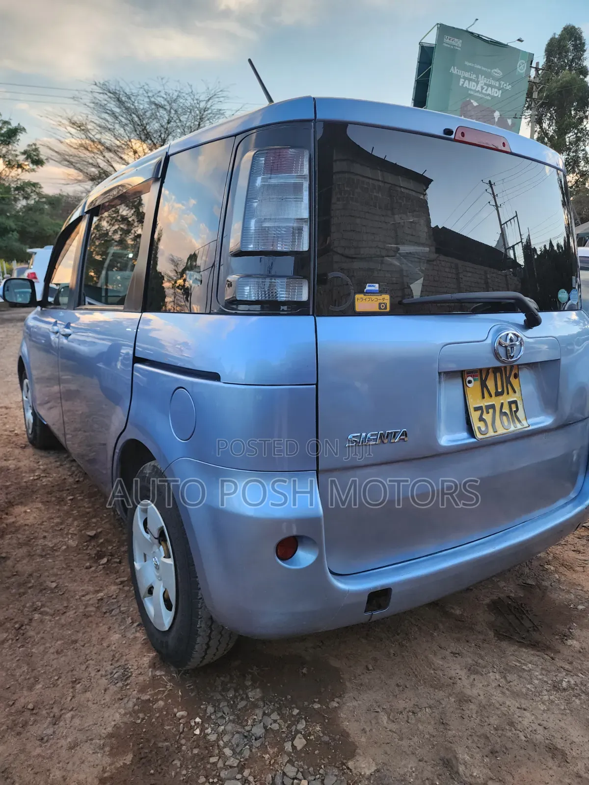 Toyota Sienta 2015 Blue