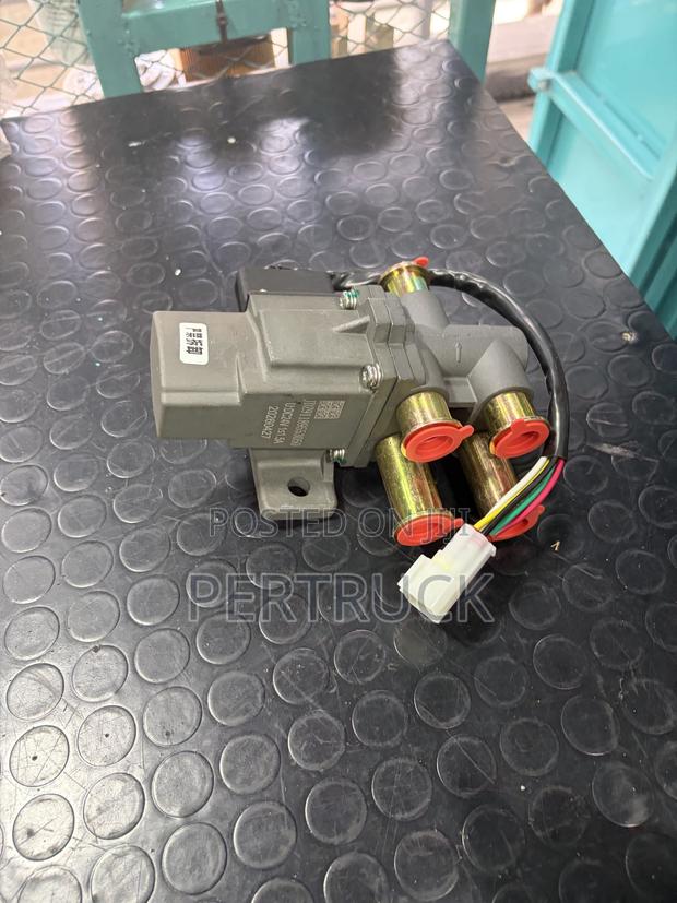 Fuel Change Over Valve DZ Sinotruk/Shacman