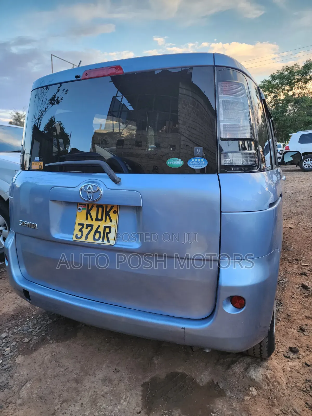 Toyota Sienta 2015 Blue
