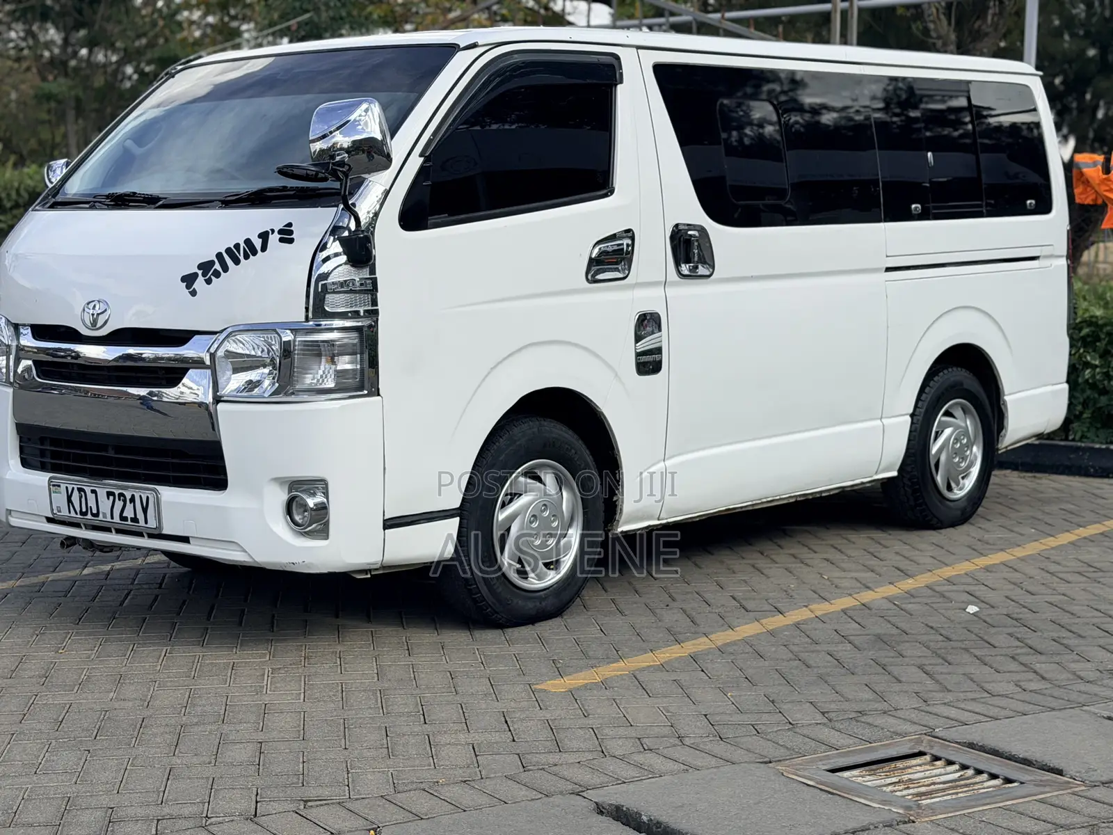 Toyota HiAce 2016 White
