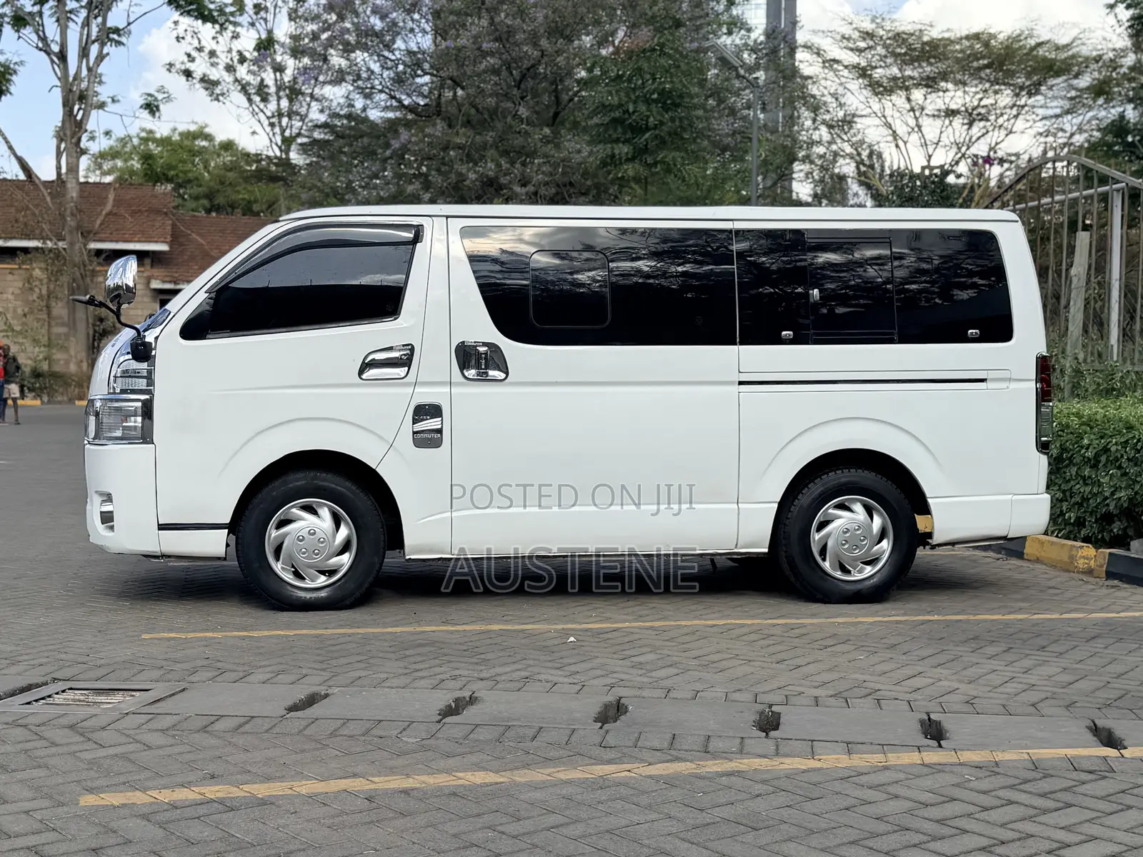 Toyota HiAce 2016 White