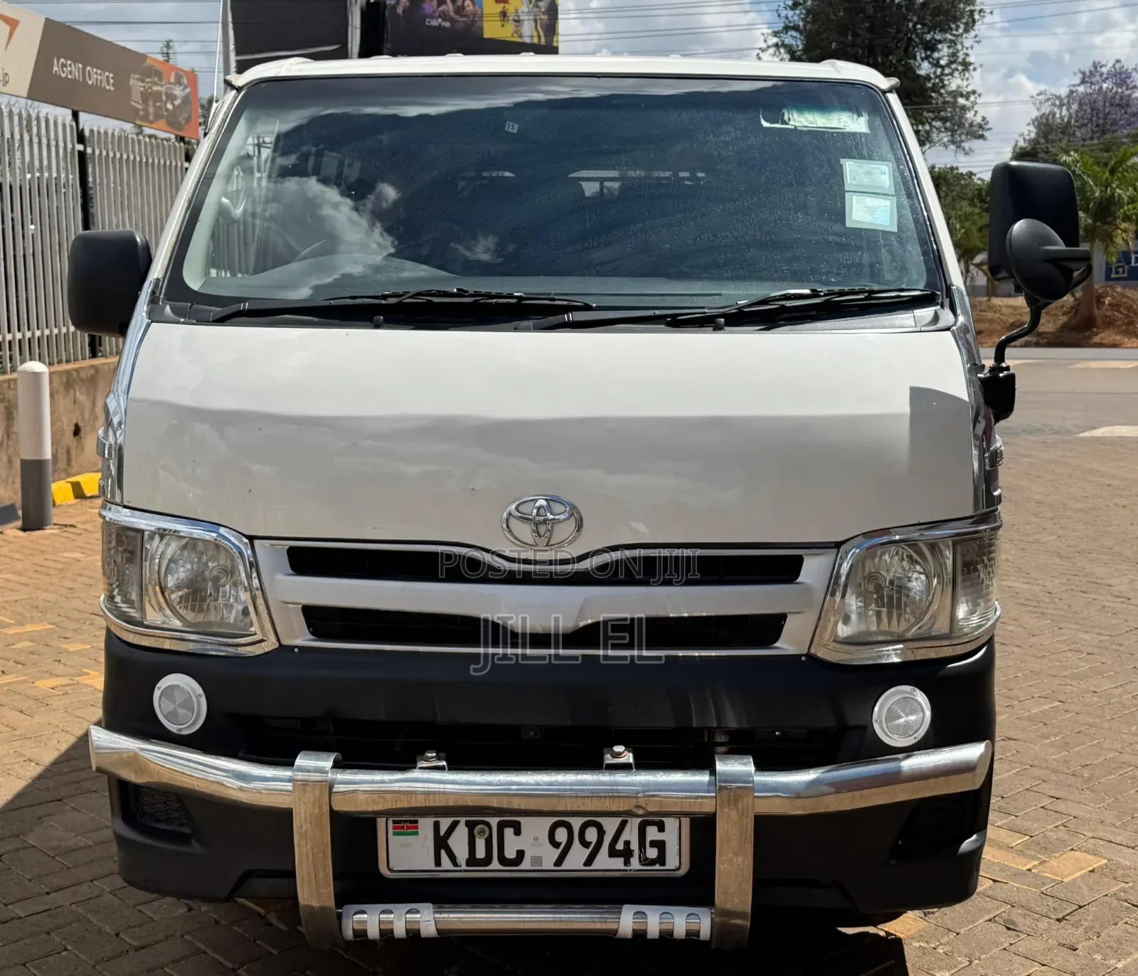 Toyota HiAce 2013 White