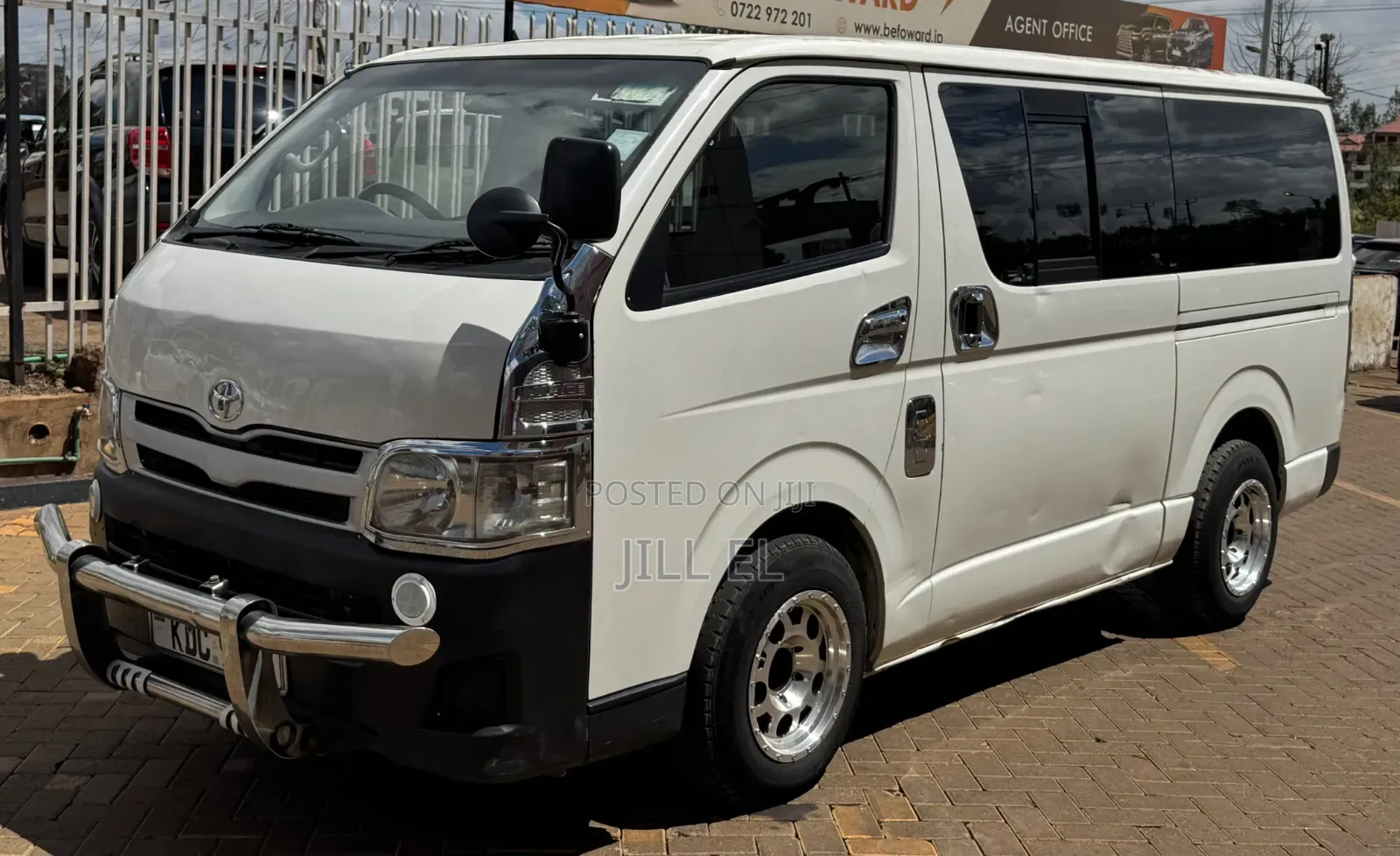 Toyota HiAce 2013 White