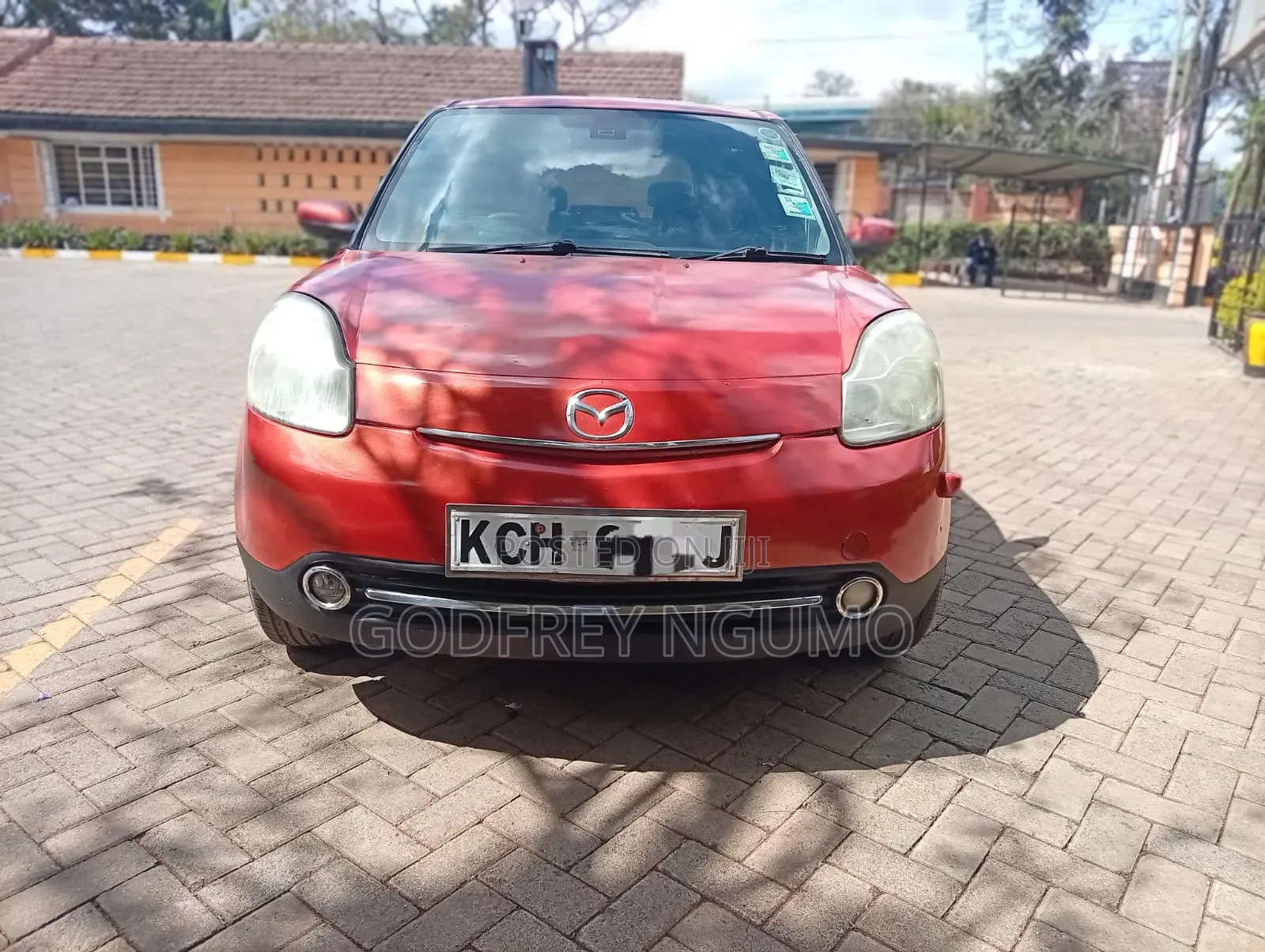 Mazda Verisa 2009 Orange
