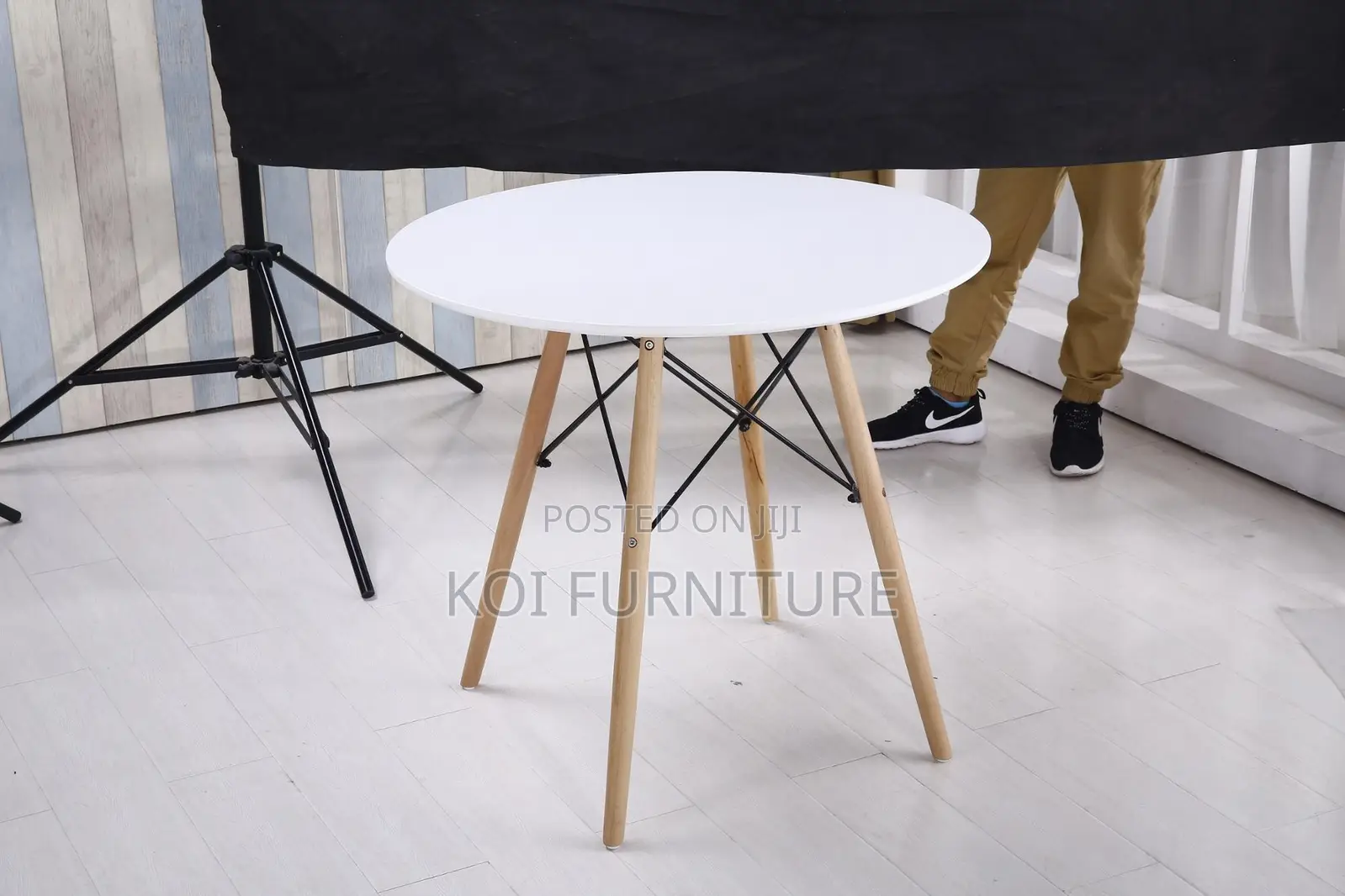 Dining Table : White MDF Dining Table
