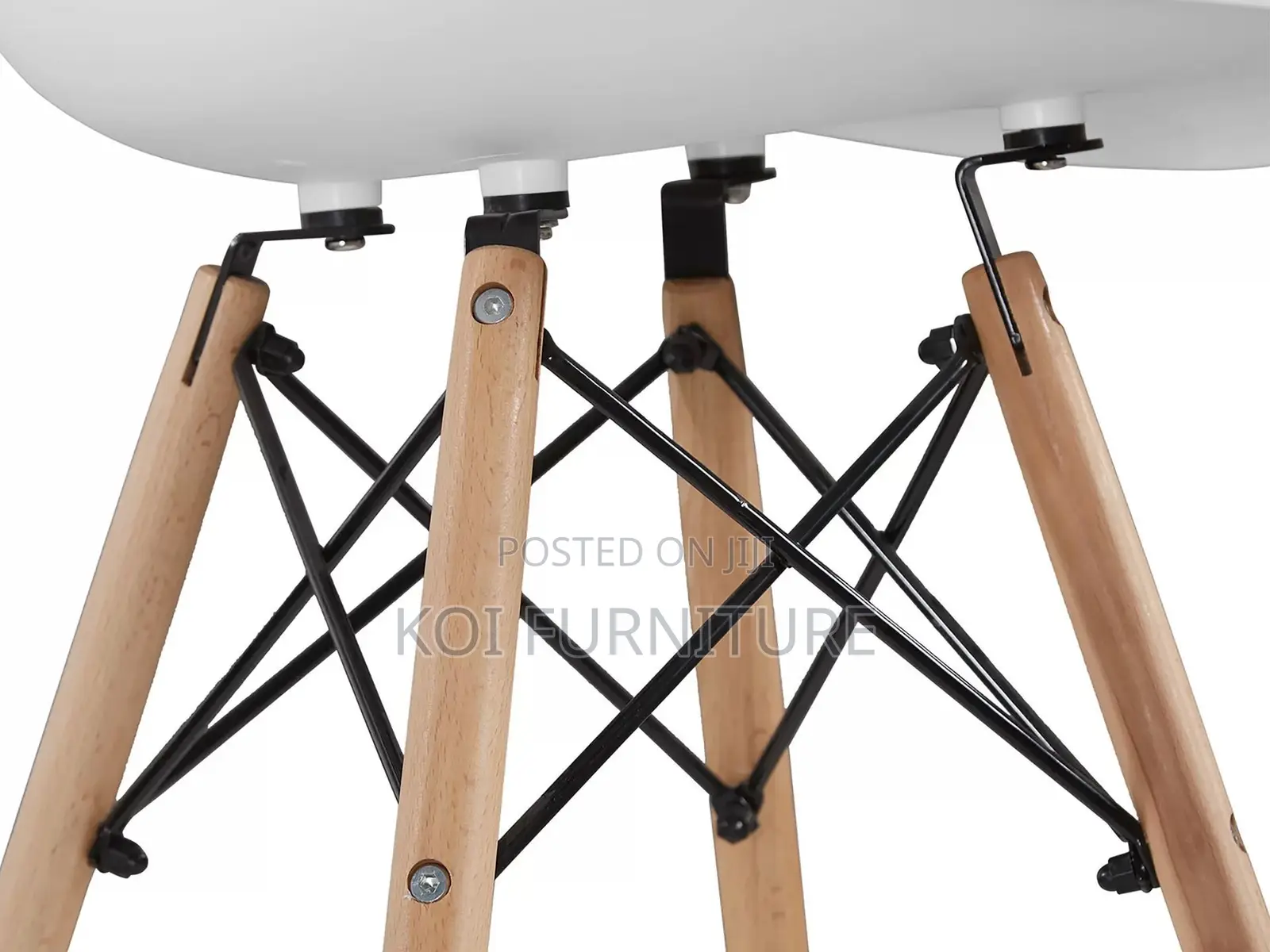 Dining Chair : White Eames-Style Dining Chair