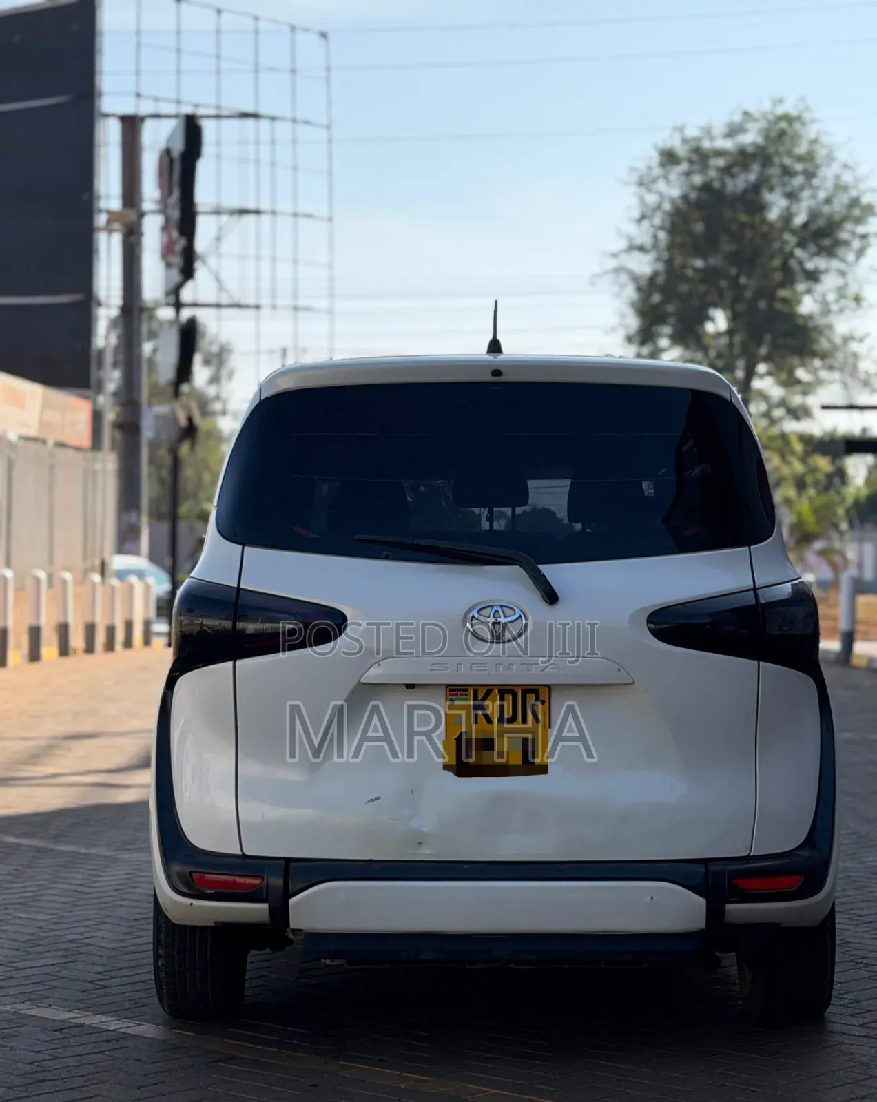 Toyota Sienta 2019 White