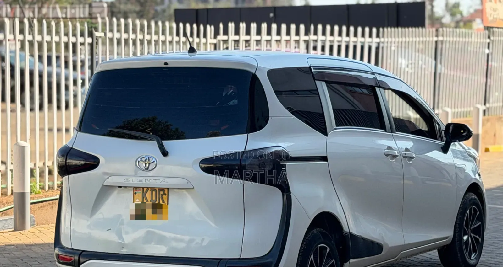 Toyota Sienta 2019 White