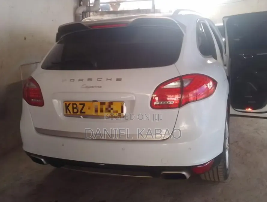 Porsche Cayenne 2014 White