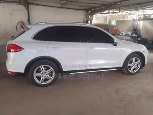 Porsche Cayenne 2014 White