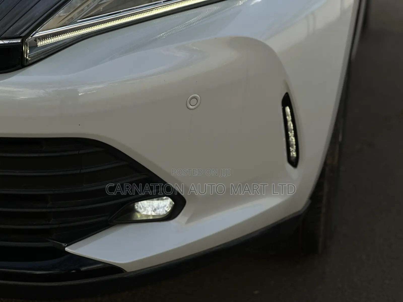 Toyota Harrier 2.0 4WD 2019 White