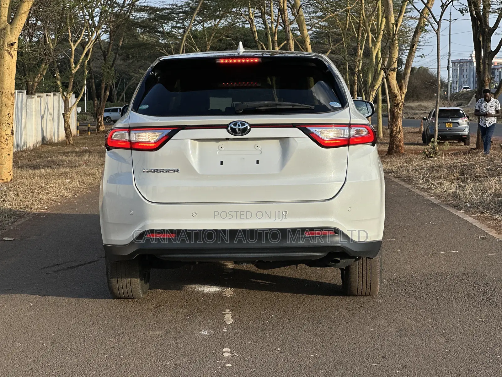 Toyota Harrier 2.0 4WD 2019 White