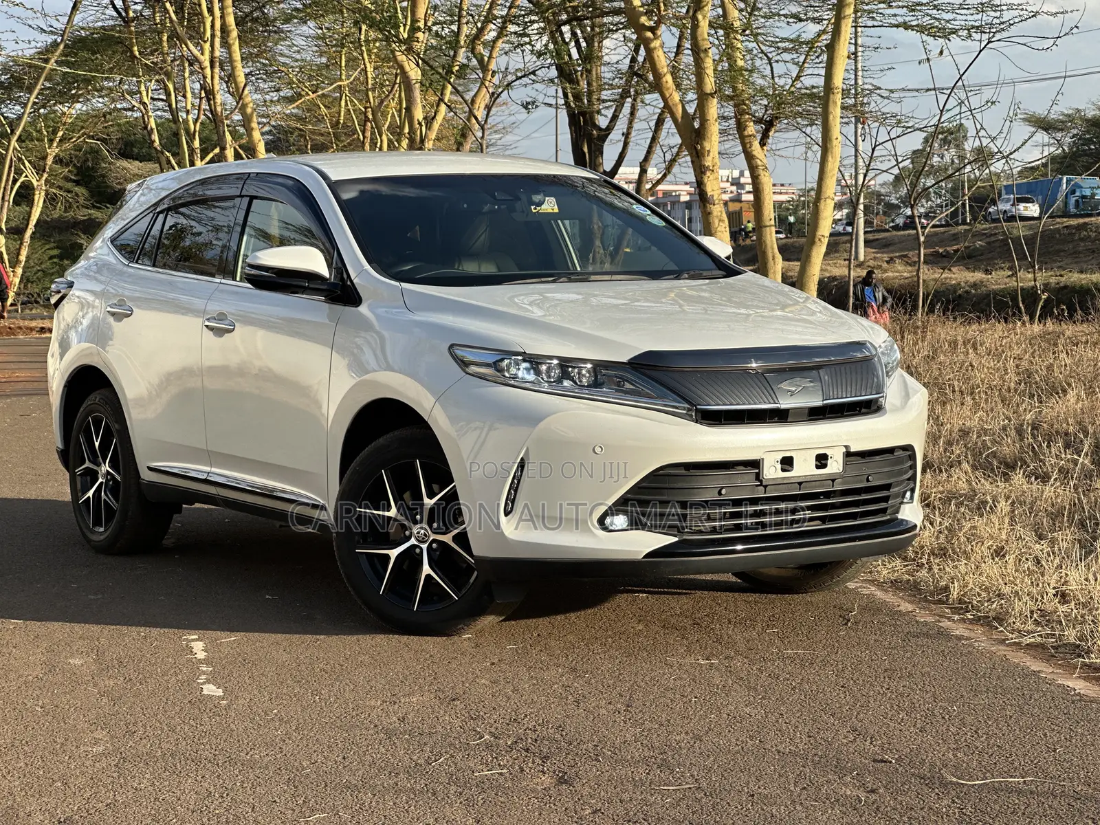 Toyota Harrier 2.0 4WD 2019 White
