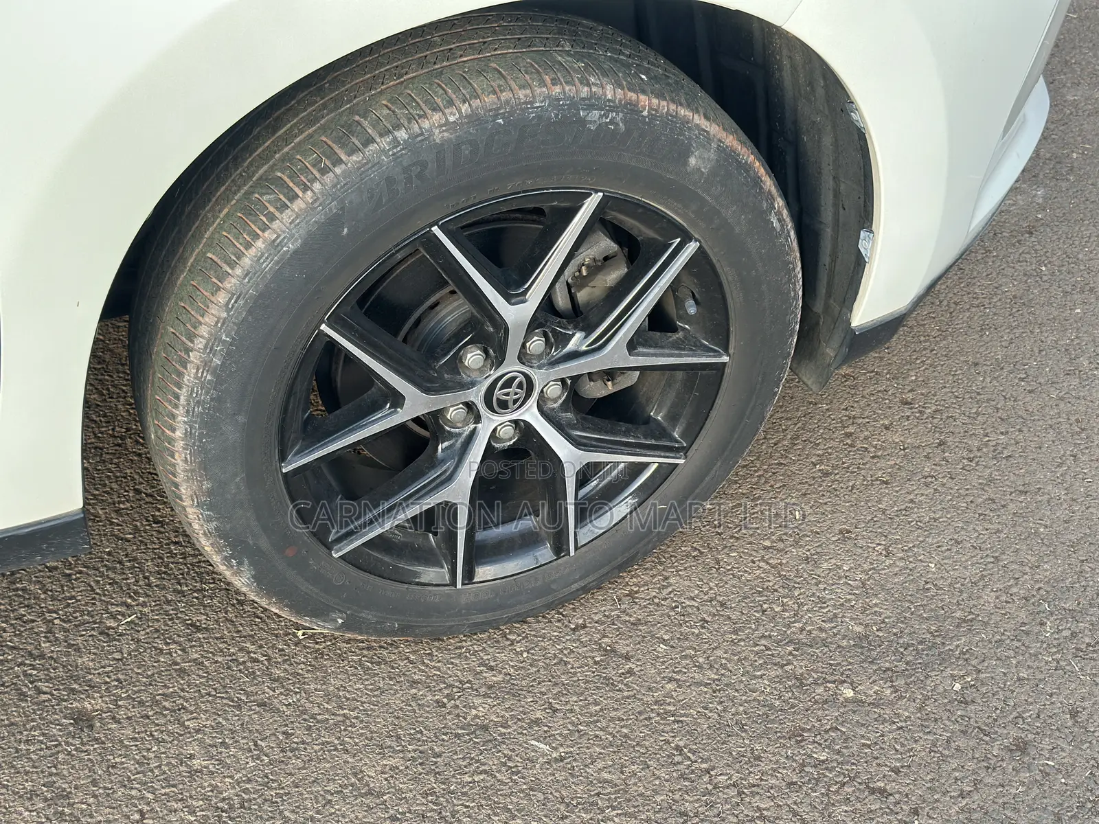Toyota Harrier 2.0 4WD 2019 White