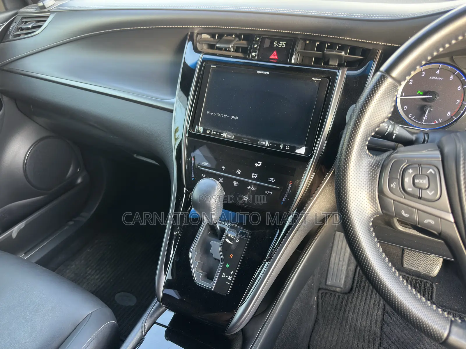 Toyota Harrier 2.0 4WD 2019 White