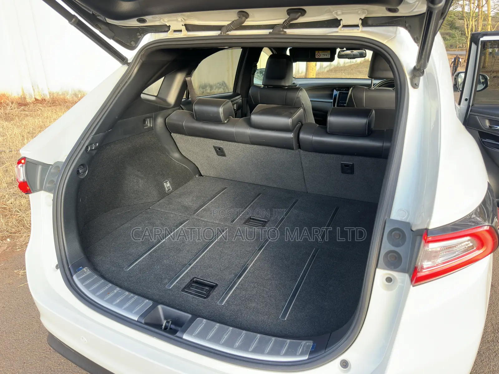 Toyota Harrier 2.0 4WD 2019 White
