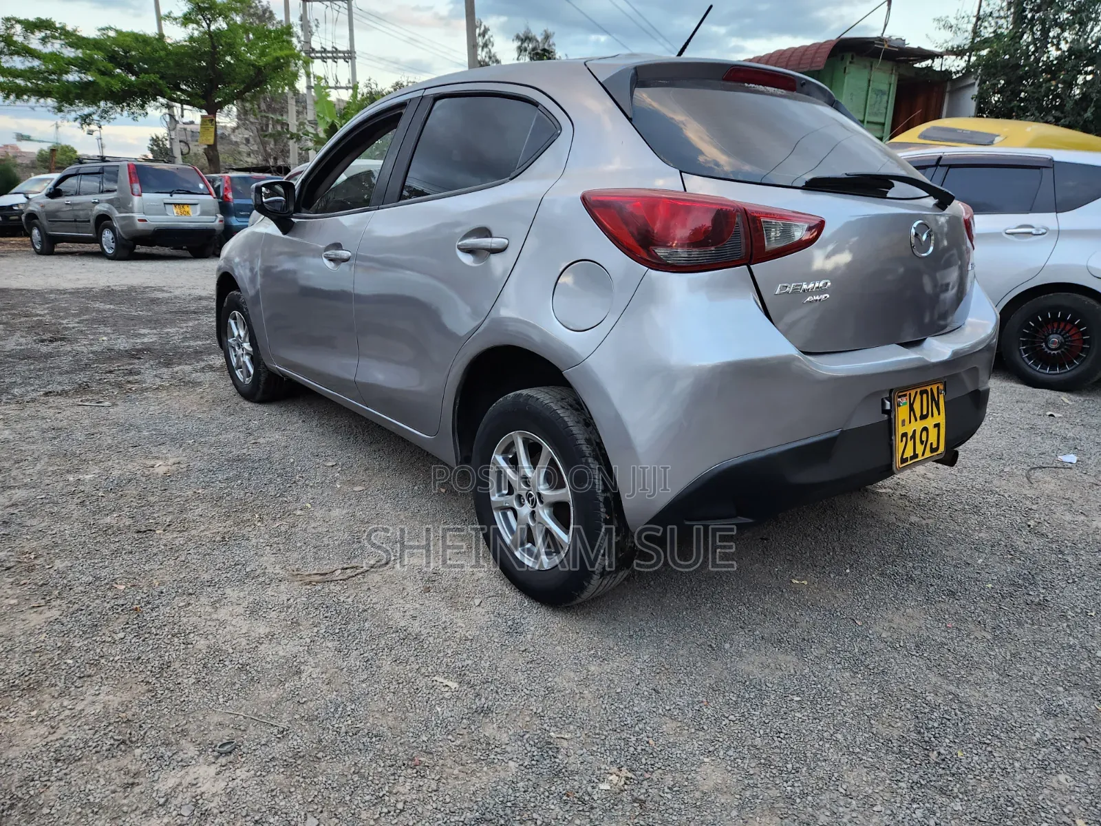 Mazda Demio 2016 Silver