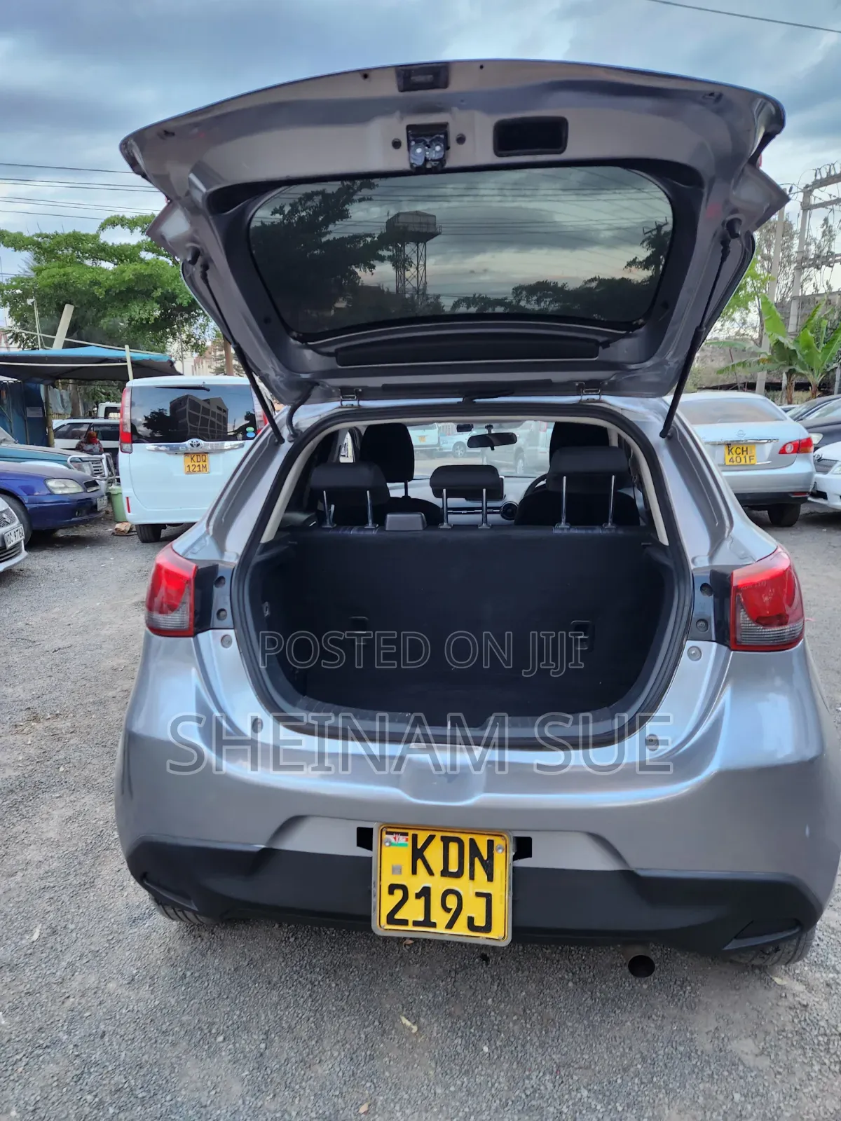 Mazda Demio 2016 Silver