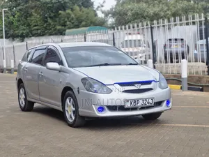 Toyota Caldina 2005 Silver