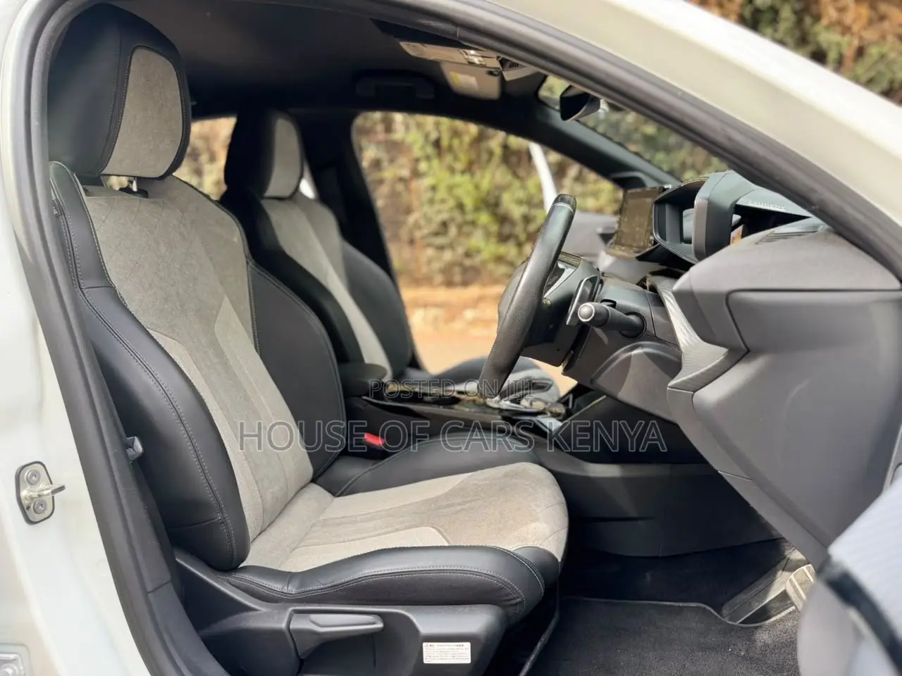 Peugeot 208 2021 Pearl