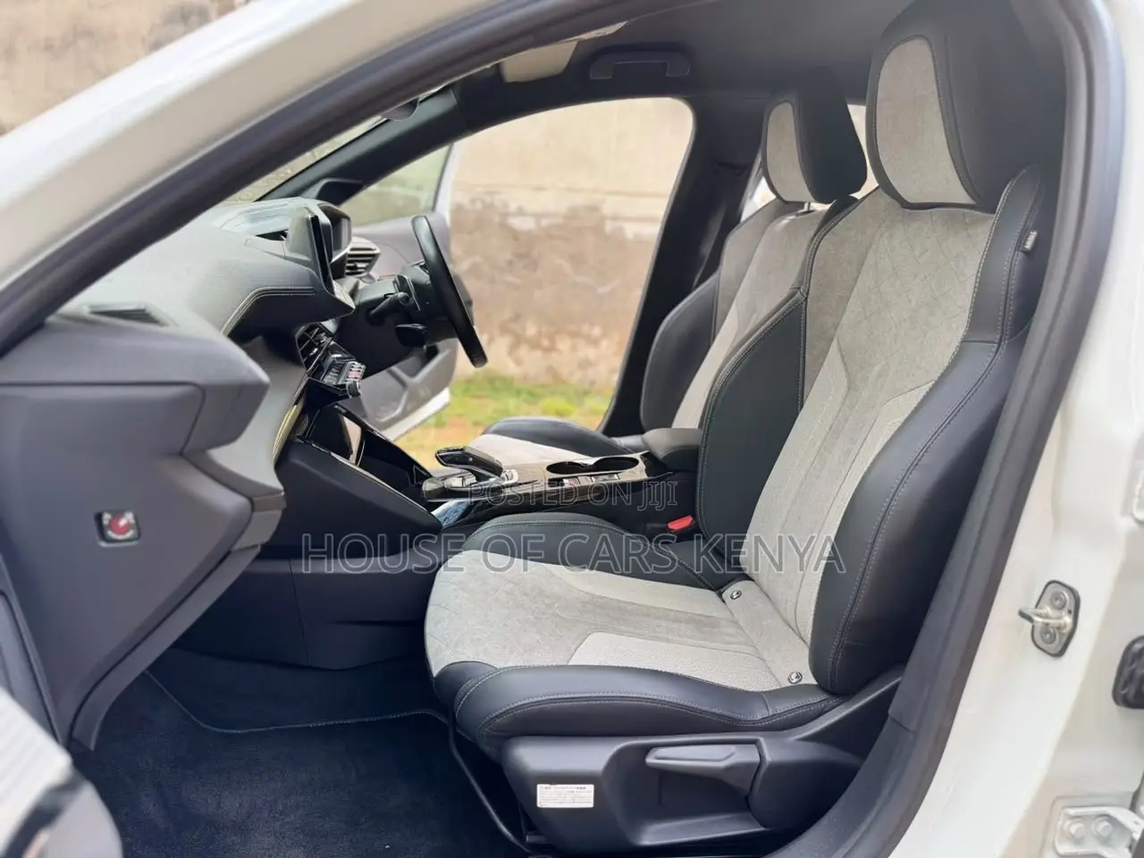 Peugeot 208 2021 Pearl