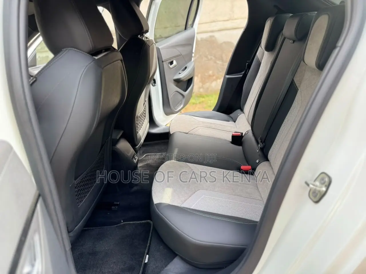 Peugeot 208 2021 Pearl
