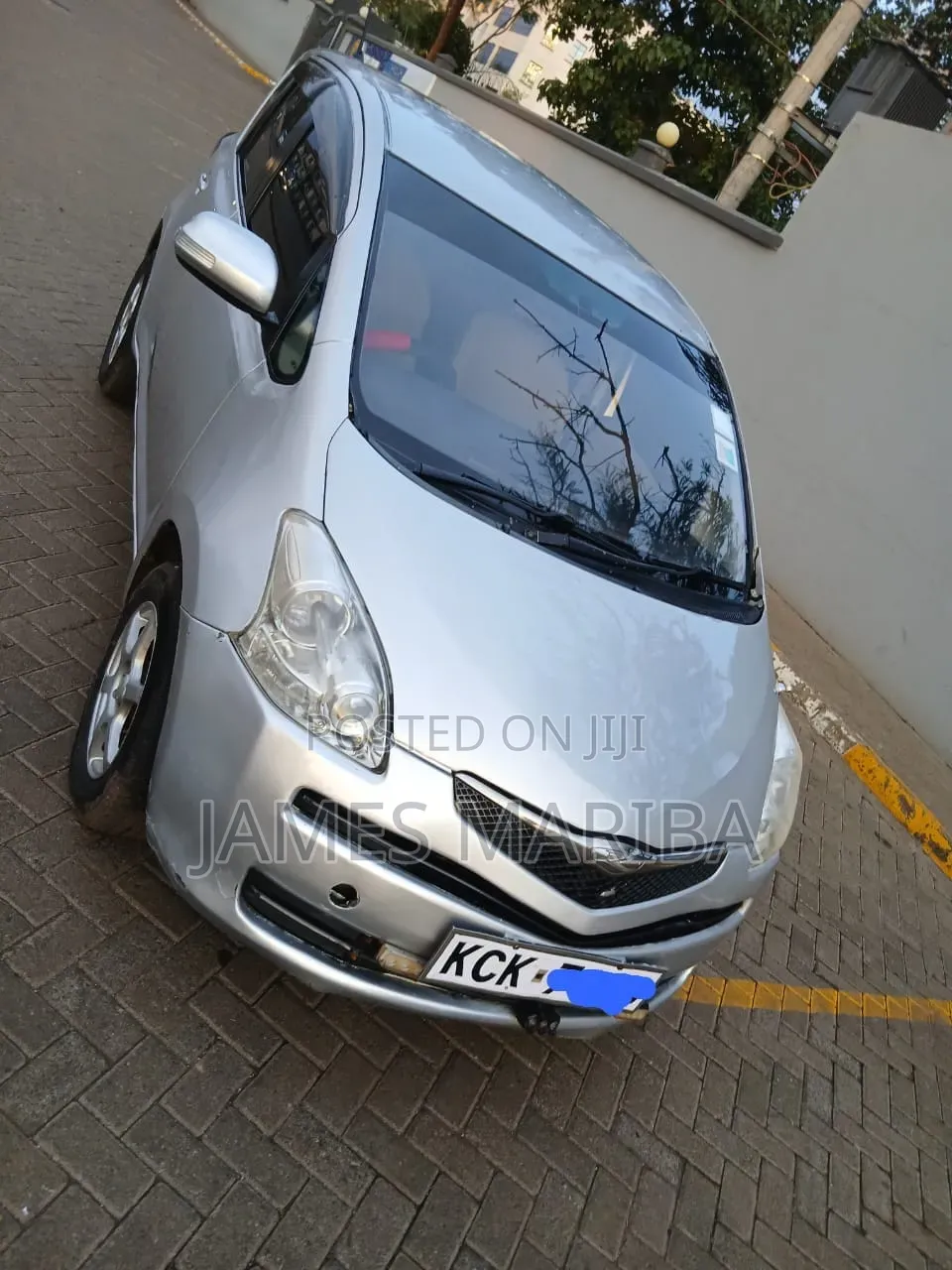 Toyota Ractis 2011 Silver