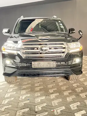 Toyota Land Cruiser 4.6 V8 AX 2018 Black