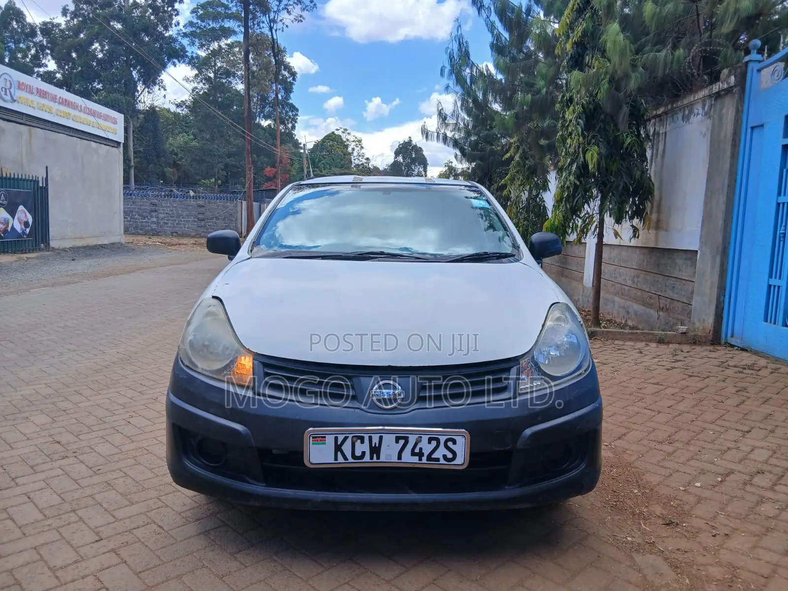 Nissan Advan 2013 White