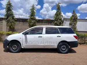 Nissan Advan 2013 White