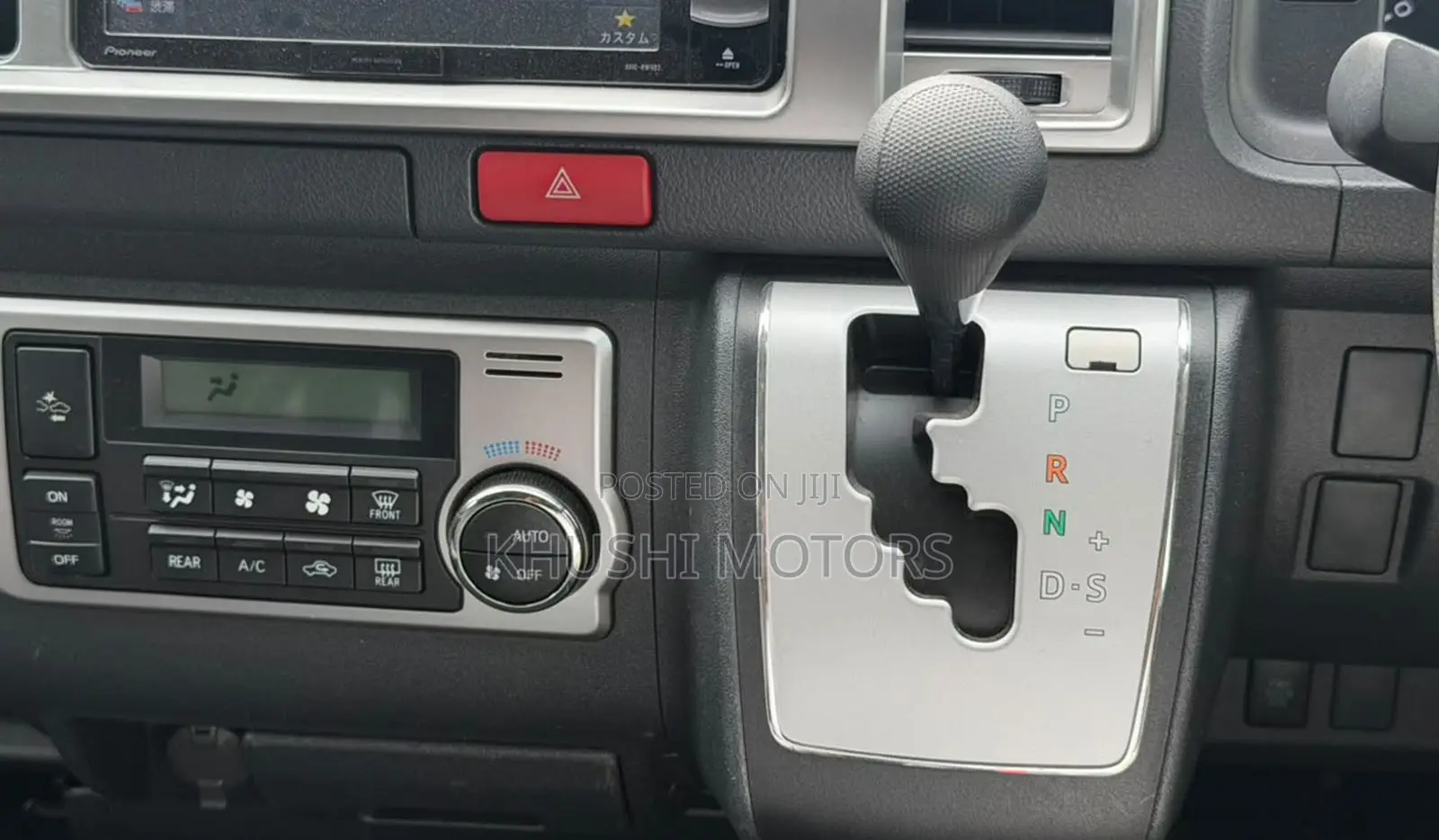 Toyota HiAce 2019 Silver