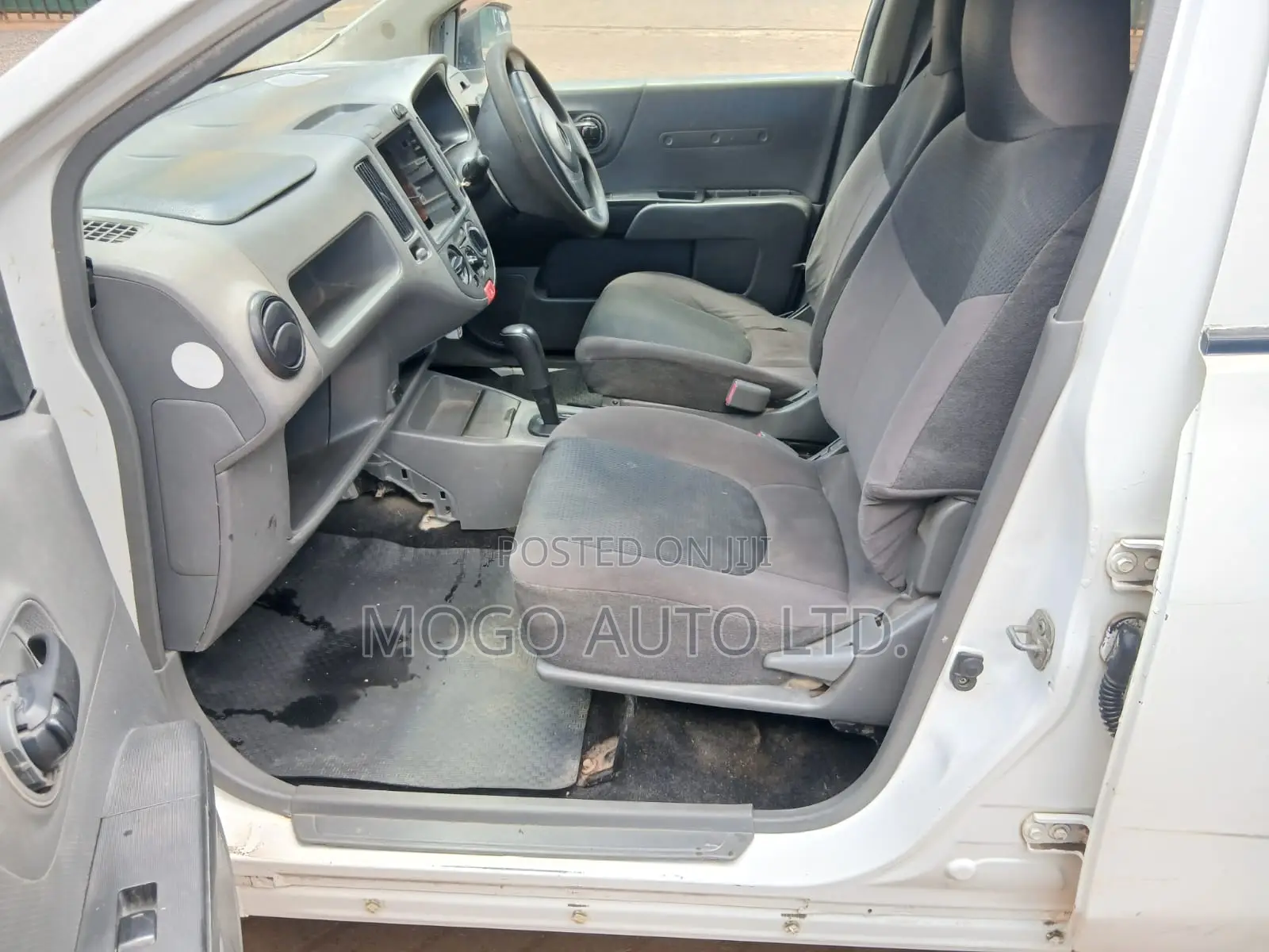 Nissan Advan 2013 White