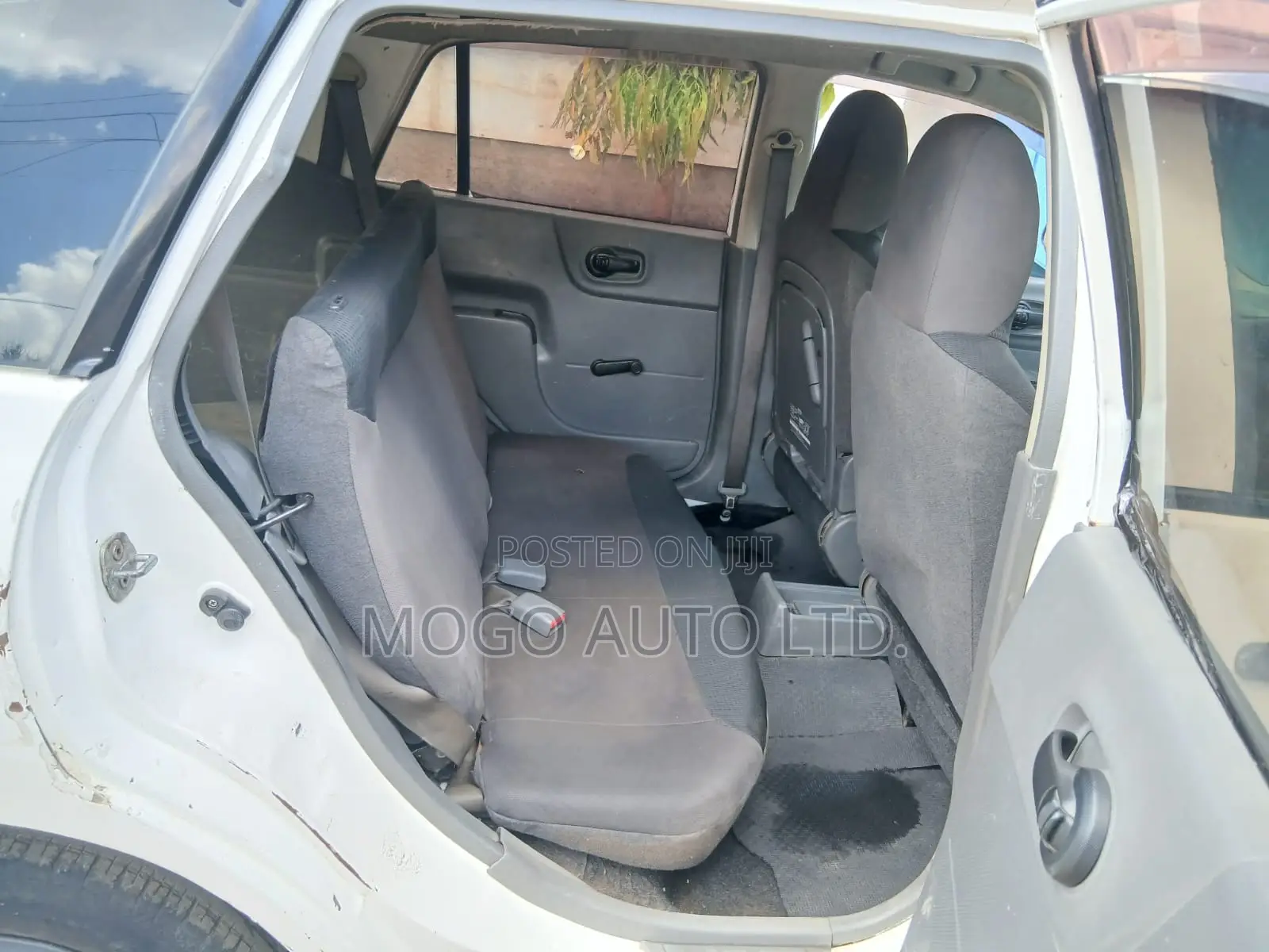 Nissan Advan 2013 White