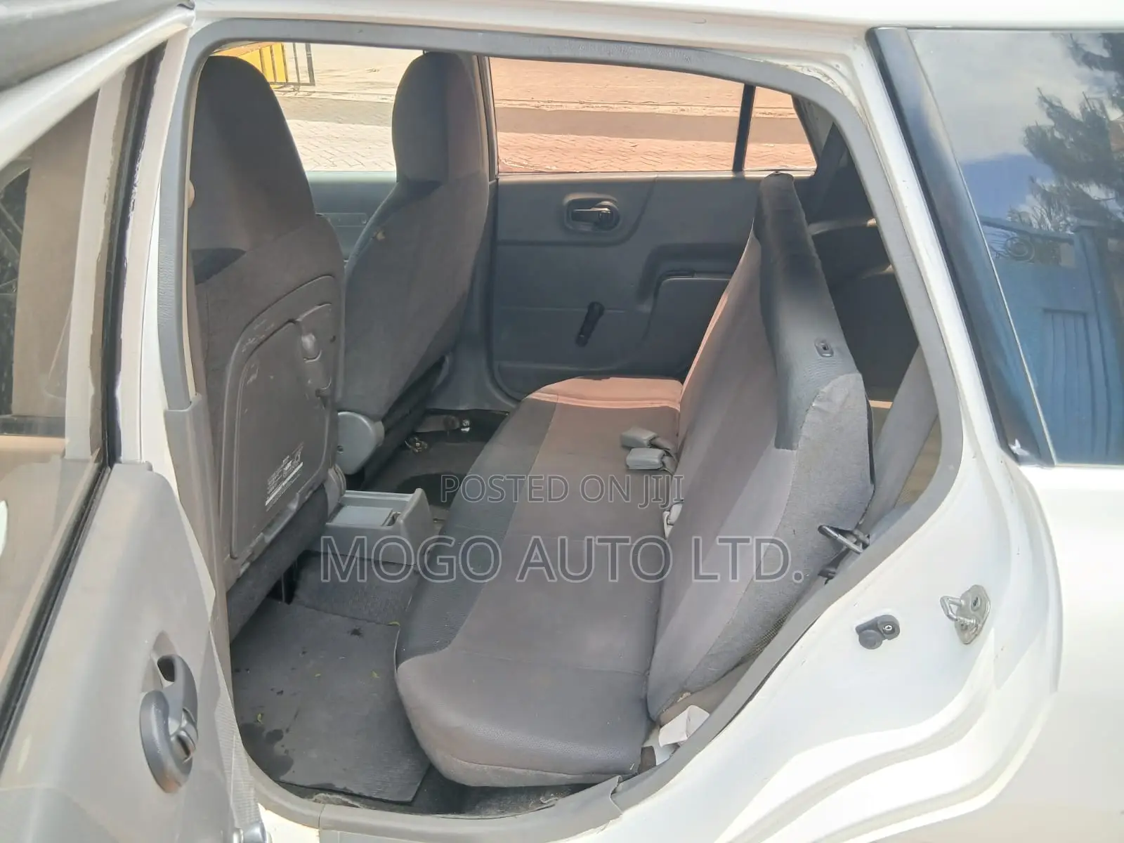 Nissan Advan 2013 White