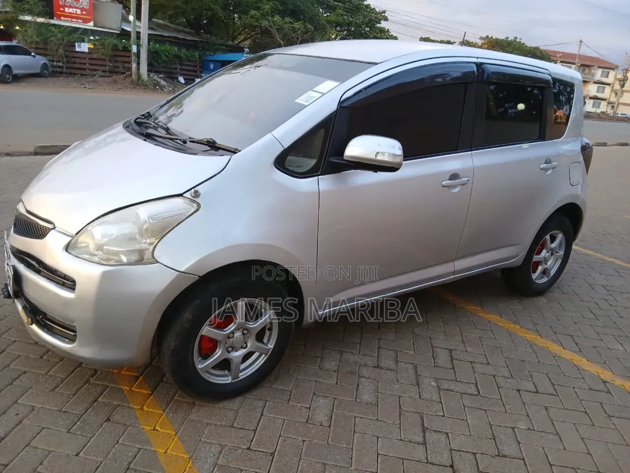 Toyota Ractis 2011 Silver