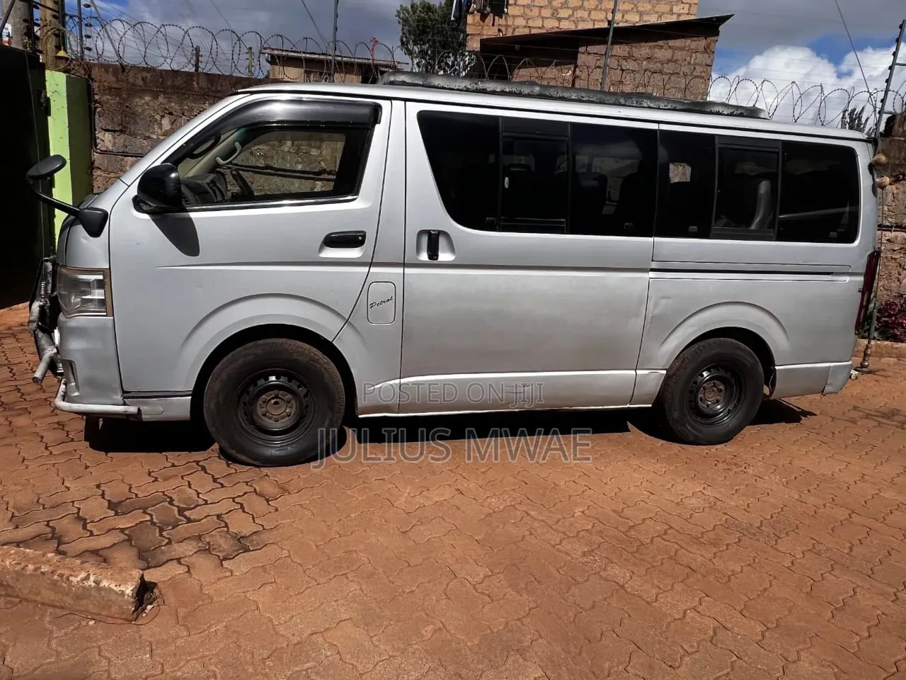 Toyota HiAce 2014 Silver