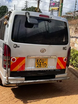 Toyota HiAce 2014 Silver