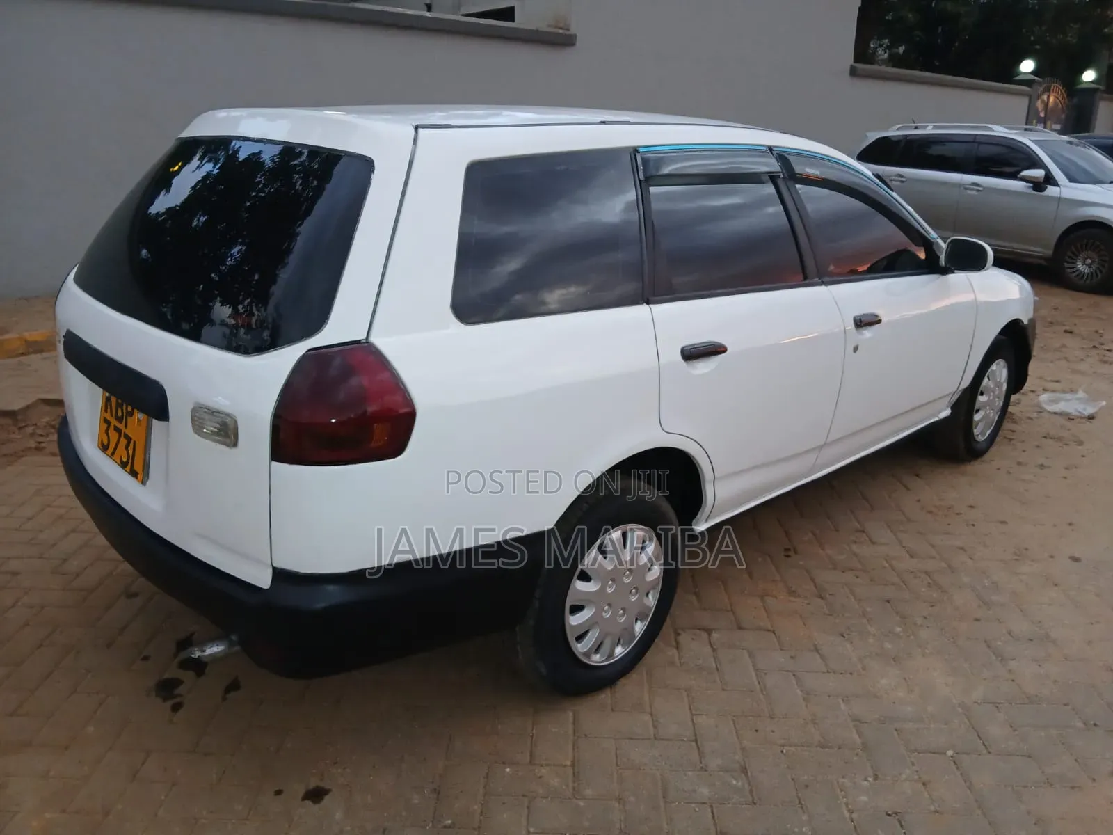 Nissan Advan 2005 White