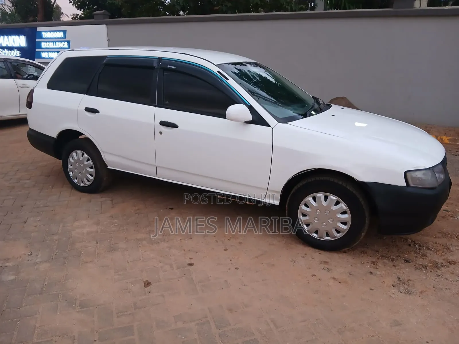 Nissan Advan 2005 White
