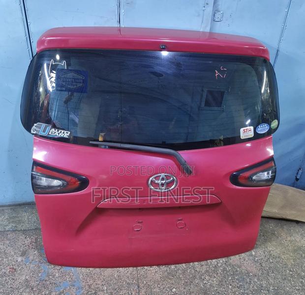 Toyota Sienta Boot/ Tail Gate