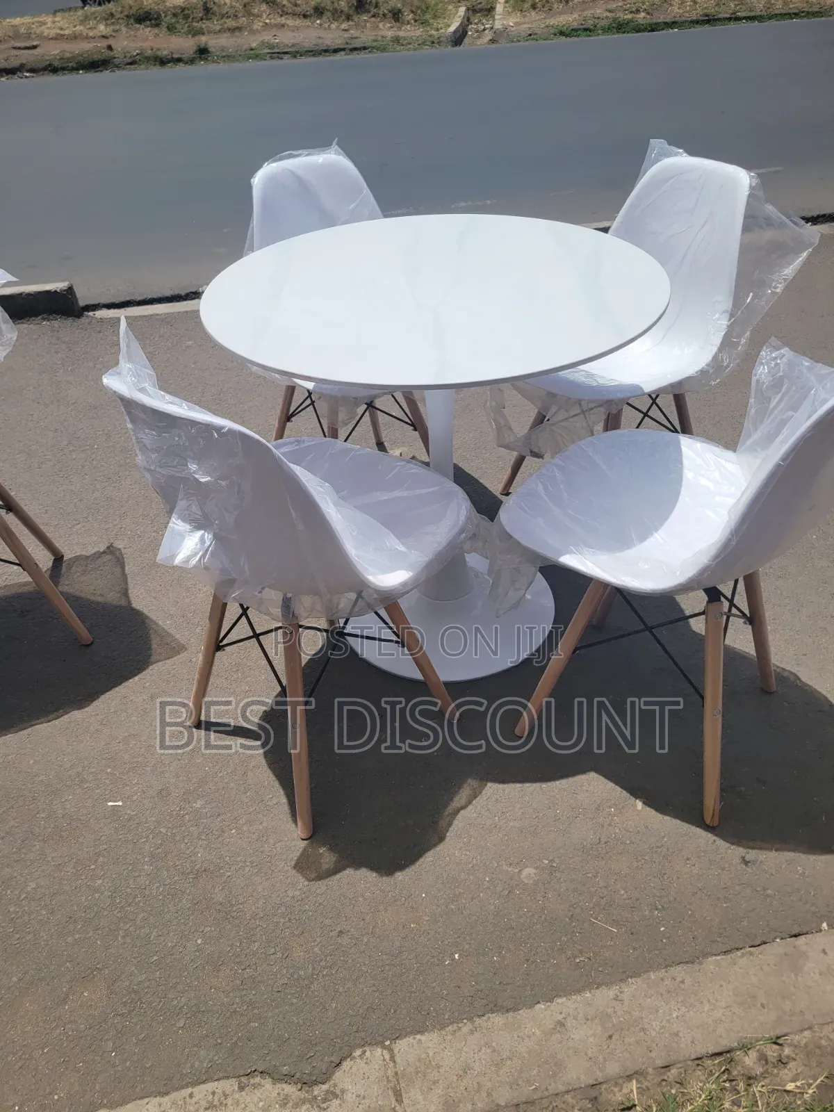 Dining Table and 4 Chairs