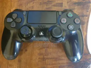 PS4 Controller