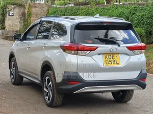 Toyota Rush 2021 Silver