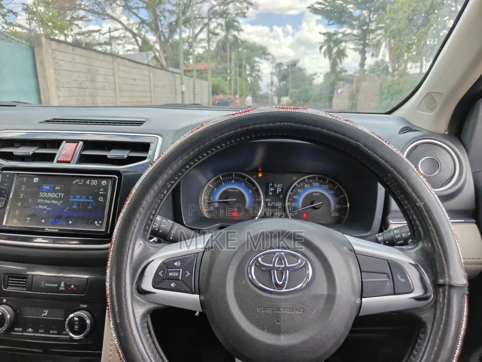 Toyota Rush 2021 Silver