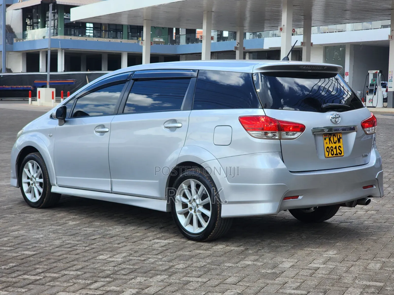 Toyota Wish 2012 Silver