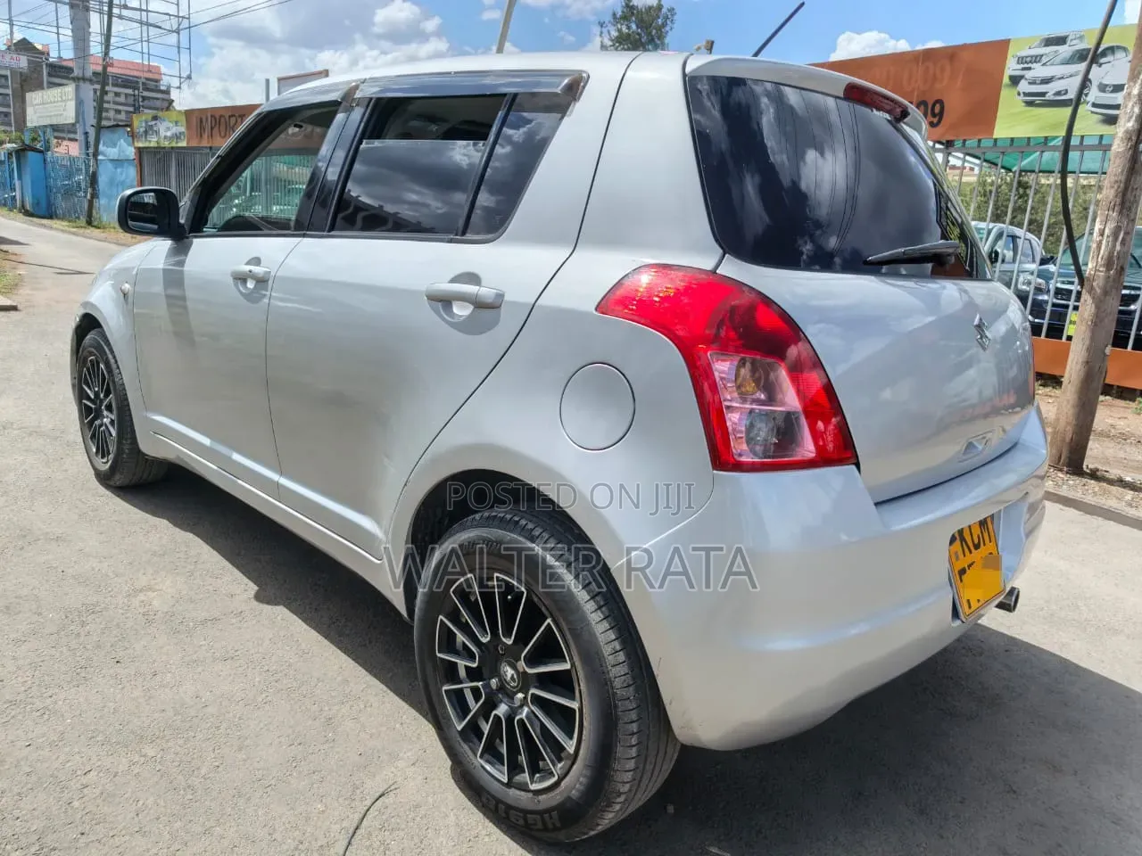 Suzuki Swift 2010 Silver