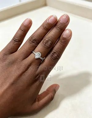 Engagement Ring (Mosissanite)