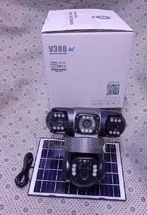 Solar Powered PTZ Rotation 4G Three Lens Screen View CCTV Camera