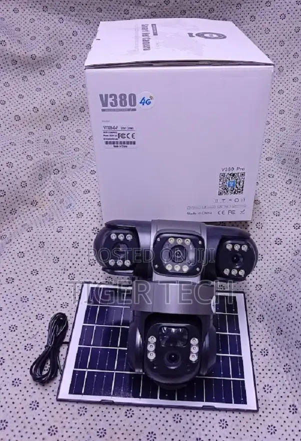 Solar Powered PTZ Rotation 4G Three Lens Screen View CCTV Camera