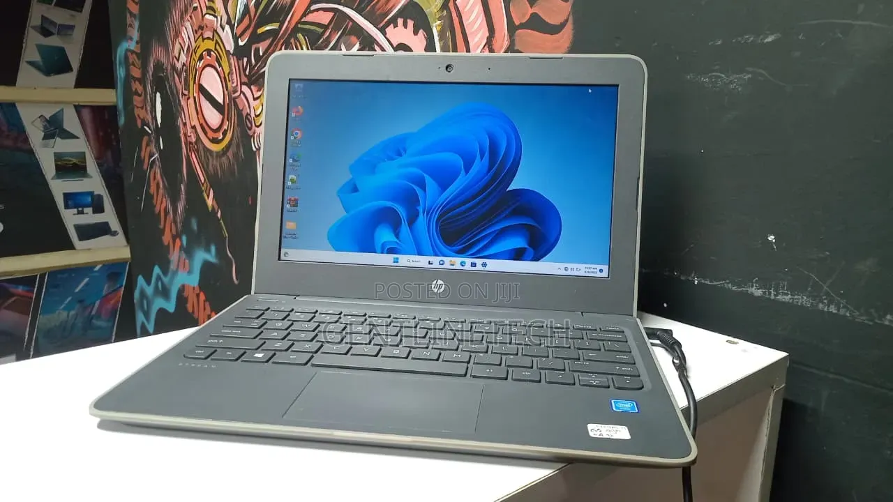 Laptop HP Stream 11 4GB Intel Celeron SSD 72GB